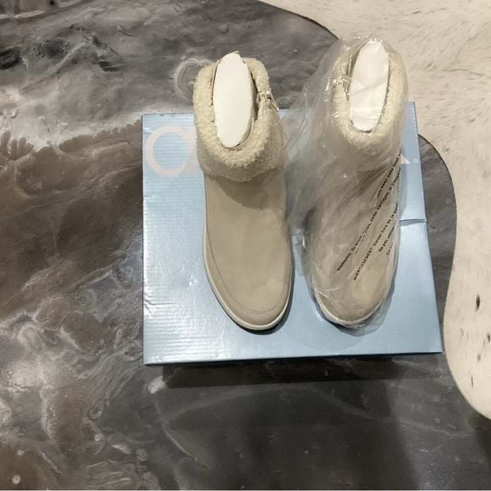 Aetrex Winnie Winter White Booties Boots - Size 7 - NWT